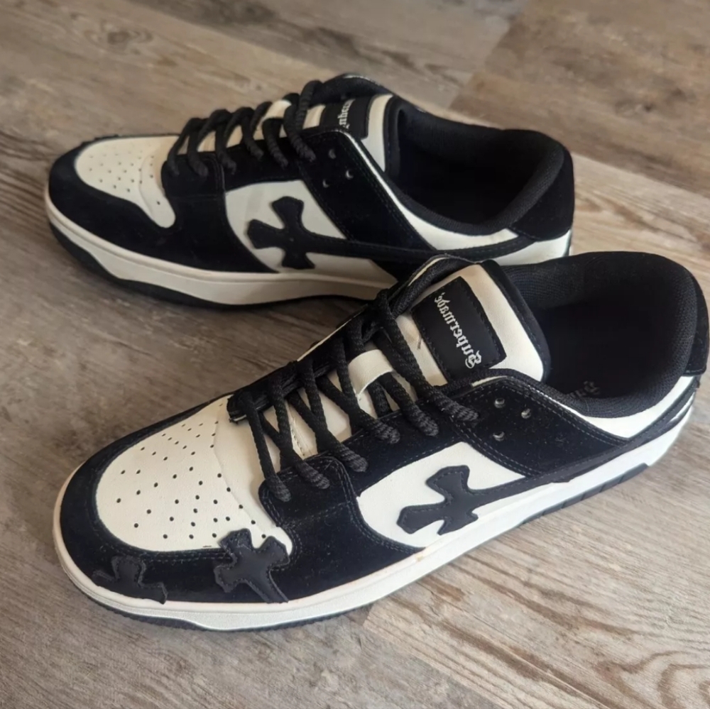 Supermade Black and white Crosses street shoes